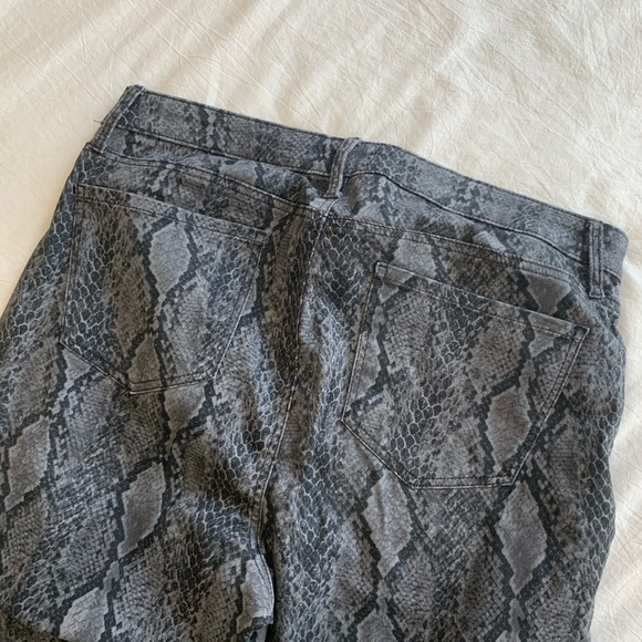 NYDJ Snakeskin Print Jeans - Picture 5 of 8